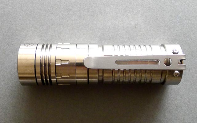 SUNWAYMAN V10R Ti チタン合金製 無段階調光LEDライト : アカリ
