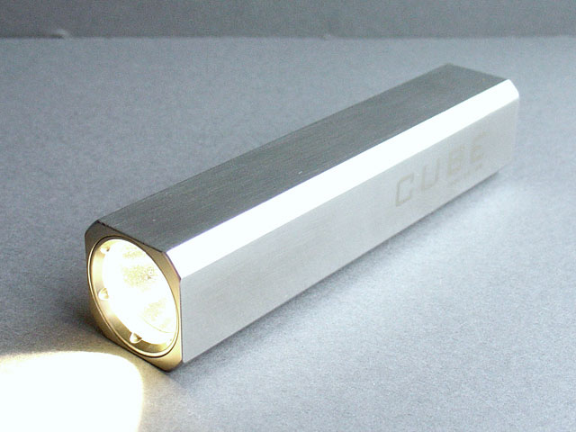 XENO CUBE E11 LEDライト レザーケース付き Pro Light Japan XENO CUBE E11 XML