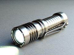 McGizmo クリップ Pro Light Japan McGizmo マックギズモ LED Titanium Light